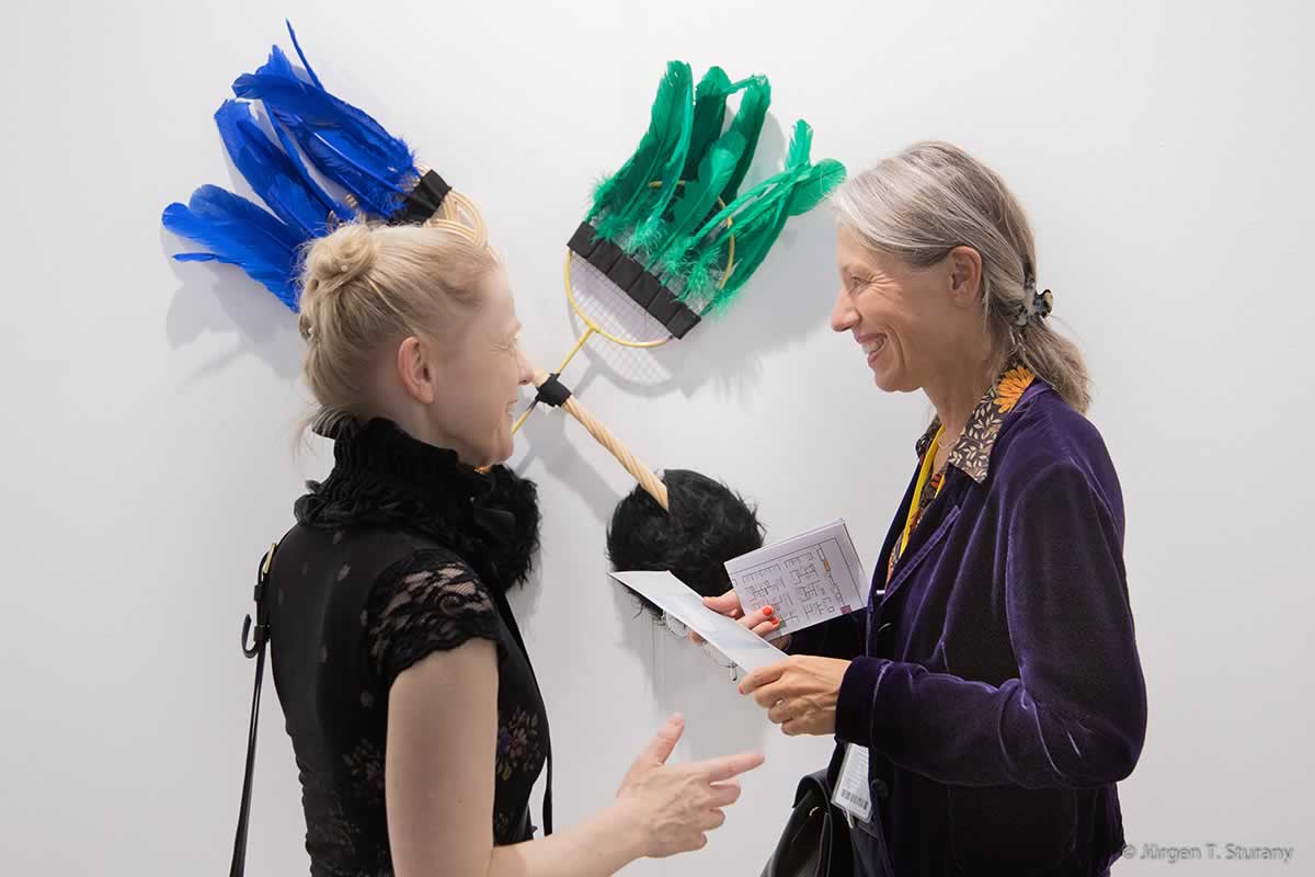 asa Hanten-Schmidt und Stella Rollig